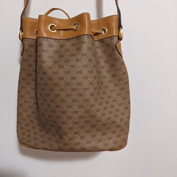 * SOLD *  Authentic Vintage 1980s Gucci Bucket Bag - Picture 2 of 16